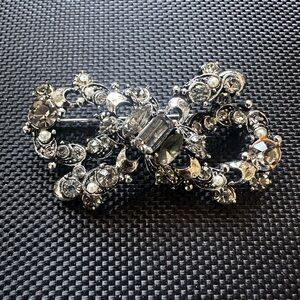 WEISS FURS Crystal brooch